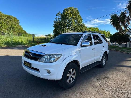 TOYOTA HILUX SW4 3.0 SRV 4X4 16V TURBO INTERCOOLER DIESEL 4P AUTOMÁTICO